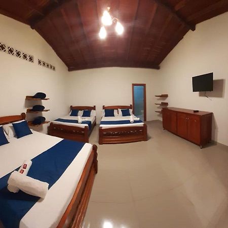 Hotel Jardin De Rosas Екстер'єр фото