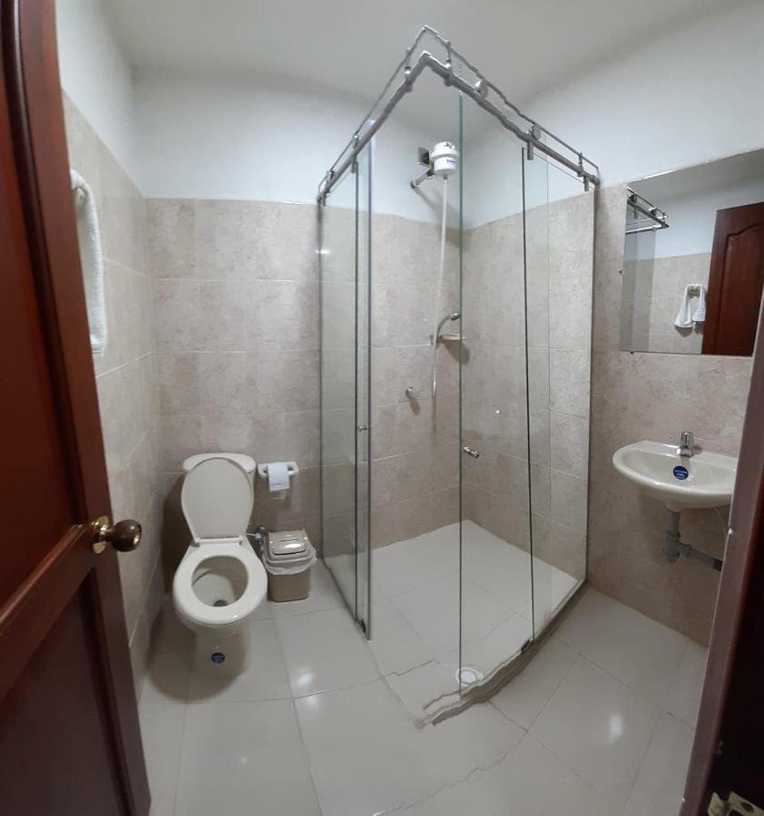 Hotel Jardin De Rosas Екстер'єр фото