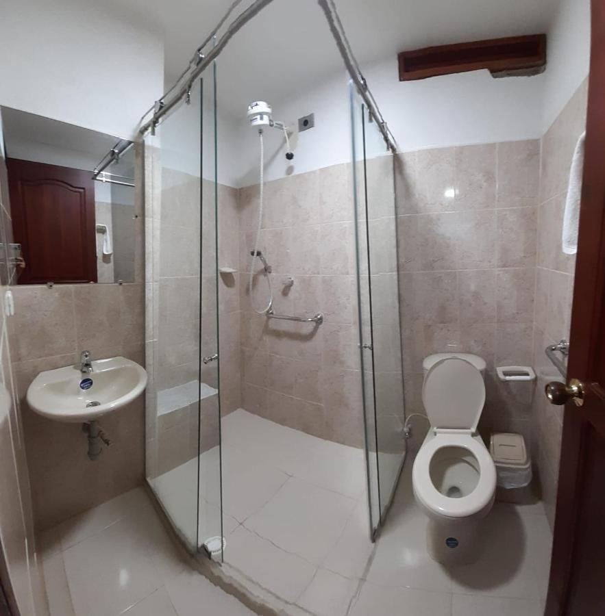 Hotel Jardin De Rosas Екстер'єр фото