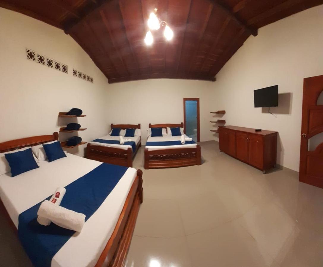Hotel Jardin De Rosas Екстер'єр фото